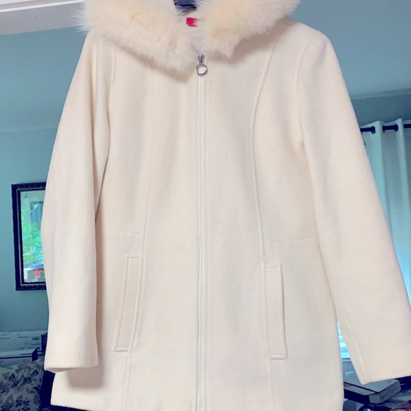AK ANNE KLEIN small winter white with hood that is lined with 100%fox fur - Picture 7 of 7